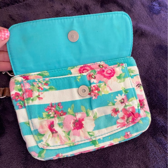 Aeropostale 2012 floral wristlet - Picture 6 of 6